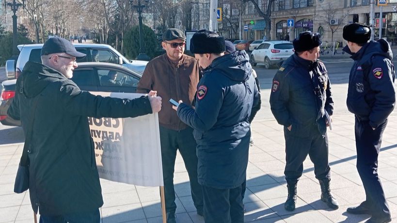 Журналист Магомедов требует привлечь к ответственности виновных в срыве пикета