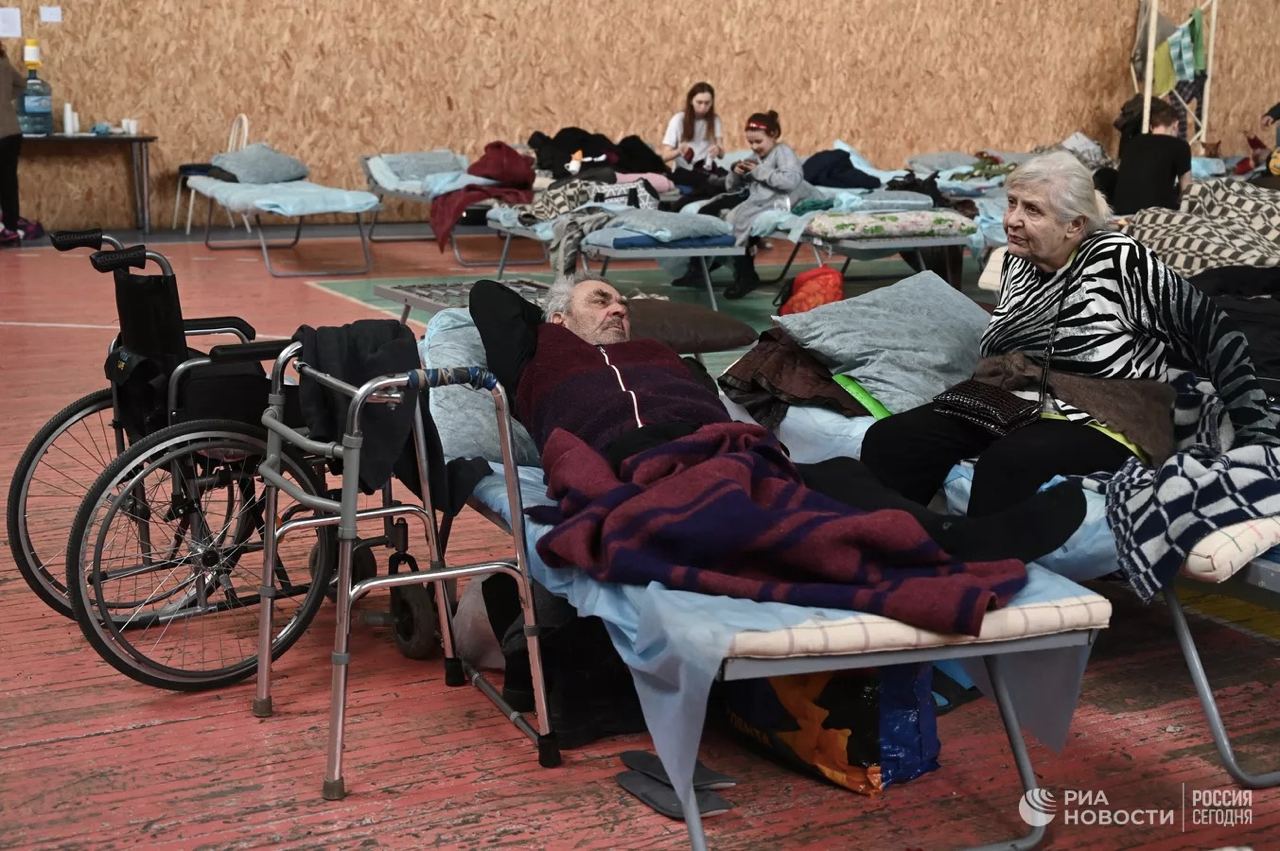 Государственная помощь украинским беженцам в  РФ в 2022 году: обзор нормативных актов