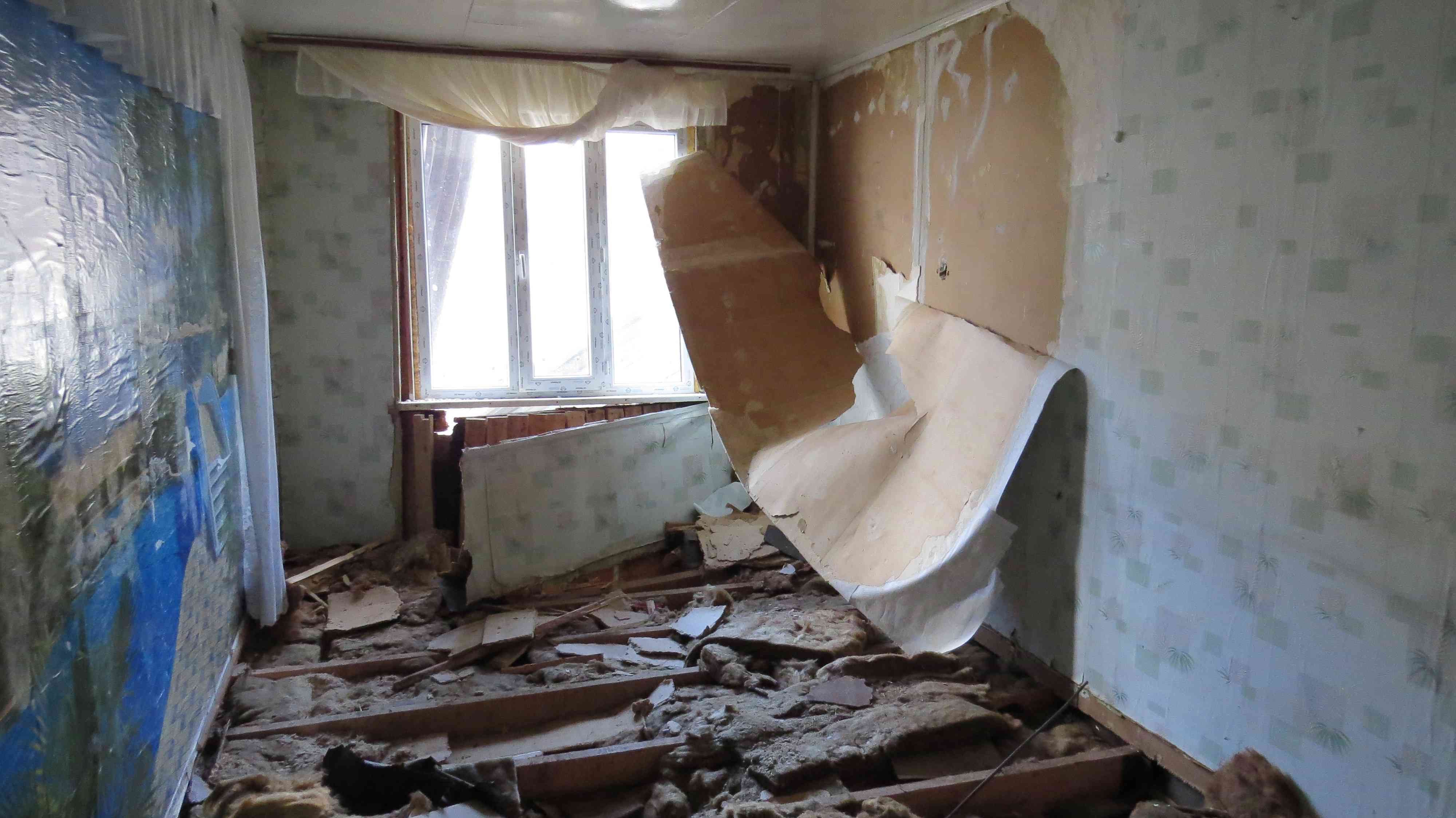 Разрушенный дом в посёлке Временный после спецоперации