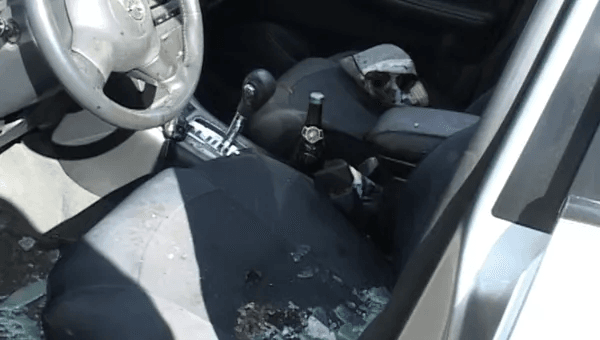 Машина, в которой застрелили Ахмеднабиева (фото: «РИА Новости»)