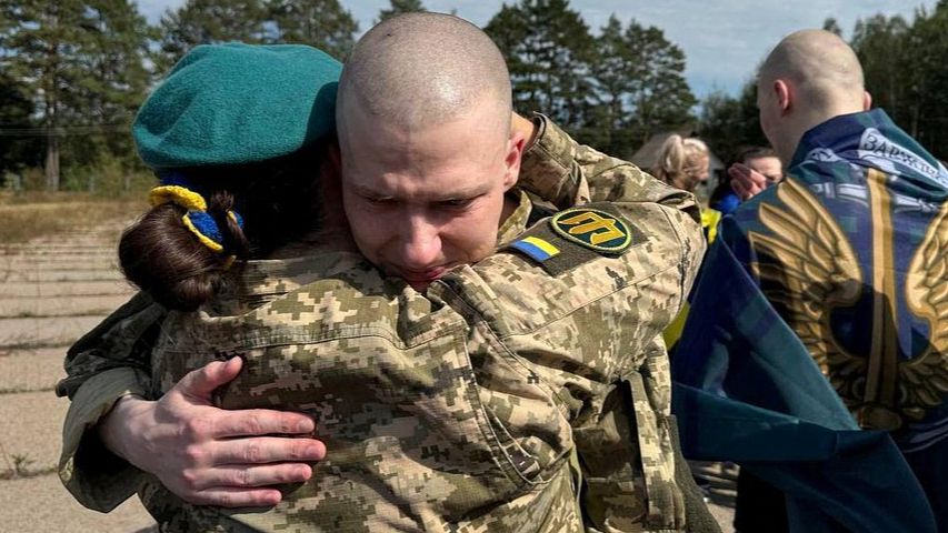 «Люди превыше всего». Как прошел крупнейший обмен пленными между Россией и Украиной и чего требуют правозащитники