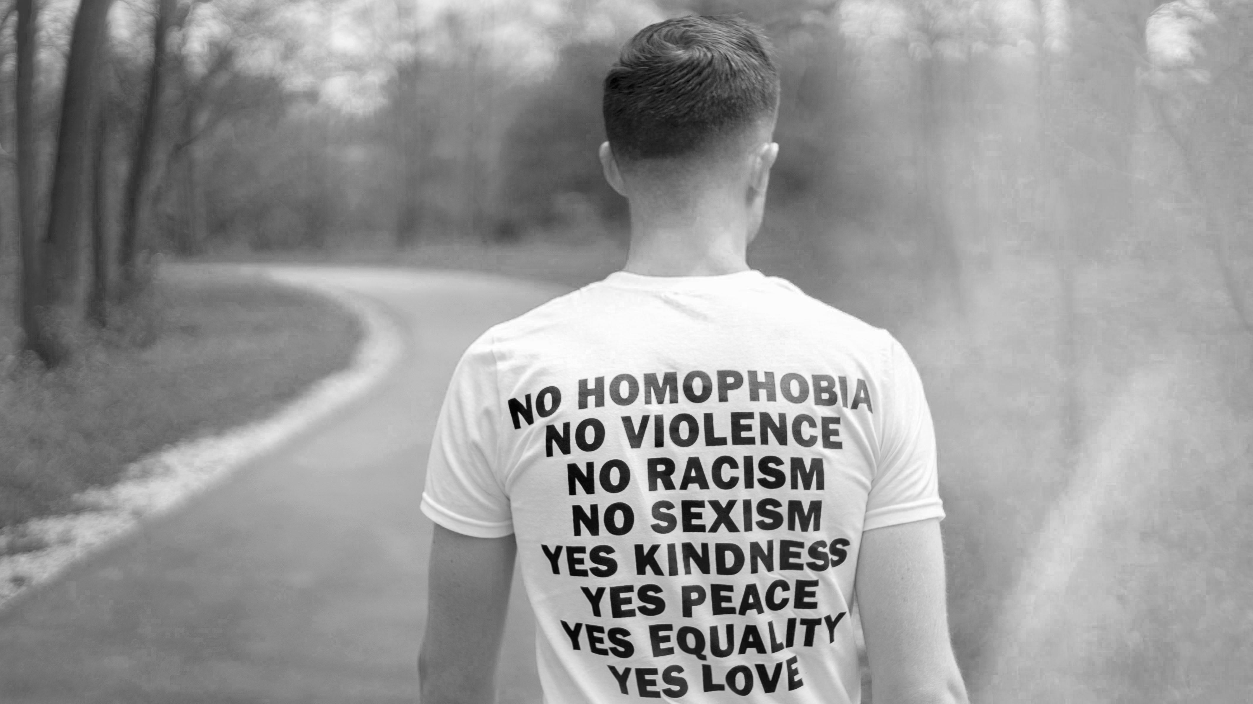 Гомофобная правовая политика в России и ее последствия: дискриминация и насилие в отношении ЛГБТ-людей