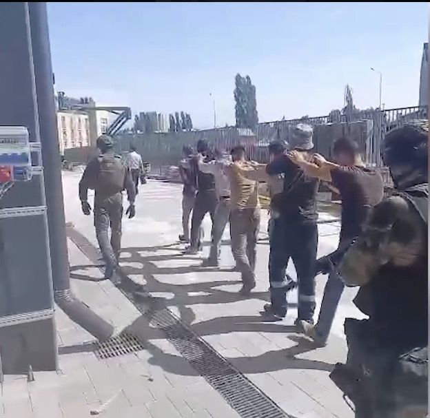 Массовые задержания мигрантов по всей России